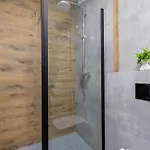 Kielkowskiego Modern & Comfy With Balcony Cracow By Renters شقة كراكوفيا
