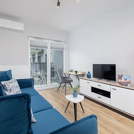 Kielkowskiego Modern & Comfy With Balcony Cracow By Renters شقة *