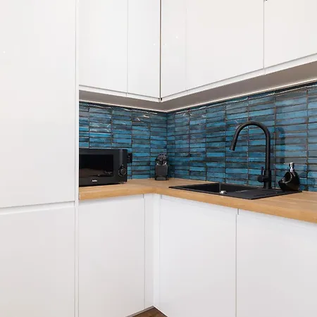 Kielkowskiego Modern & Comfy With Balcony Cracow By Renters *