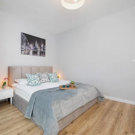Kielkowskiego Modern & Comfy With Balcony Cracow By Renters