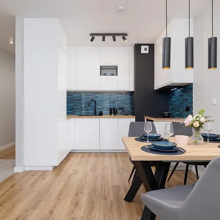 Kielkowskiego Modern & Comfy With Balcony Cracow By Renters *