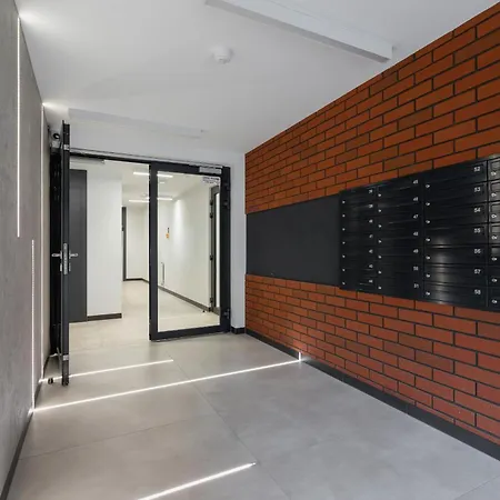 Kielkowskiego Modern & Comfy With Balcony Cracow By Renters *