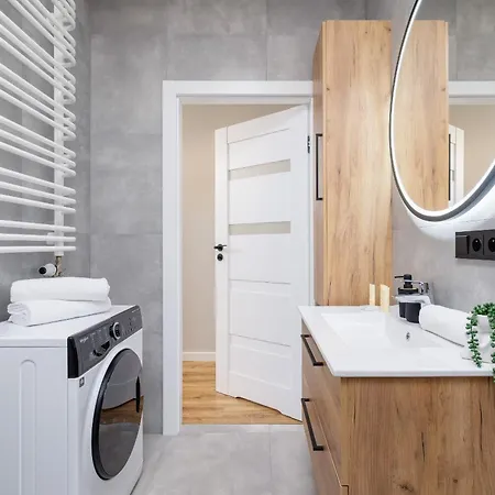 Kielkowskiego Modern & Comfy With Balcony Cracow By Renters Krakow